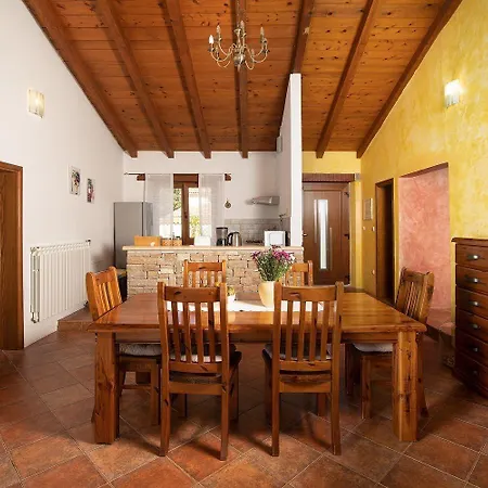 Haus In Bertosi Mit Privatem Pool * Pulici